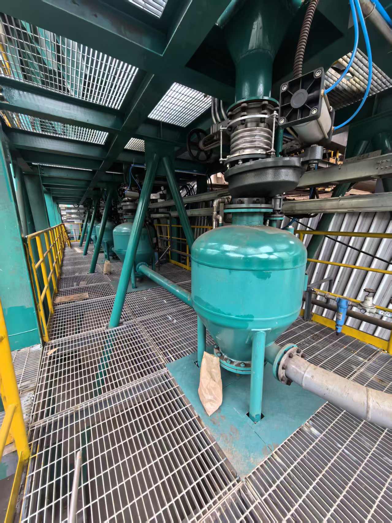 Pneumatic conveying system